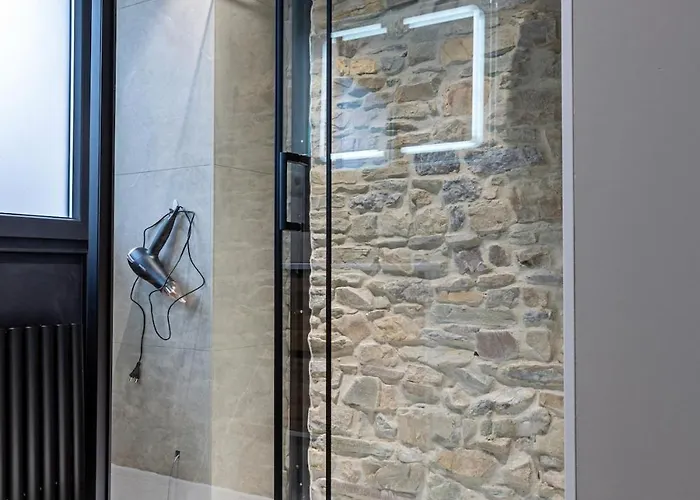 Aux Caprices De Leah Trooz